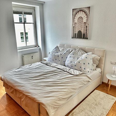 Ferienwohnung Mit Balkon Und Seeblick Bregenz Bagian luar foto